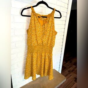 Juniors Size Small Yellow Flower Romper